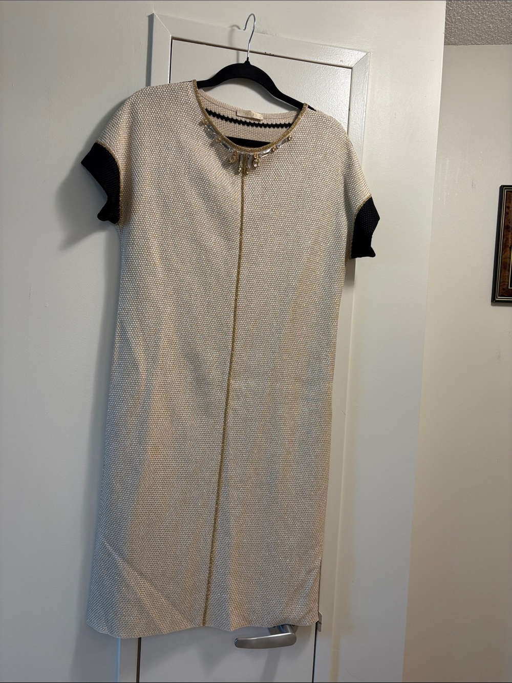 Gizia Elegant Cream Shift Dress with Black Trim. NWOT